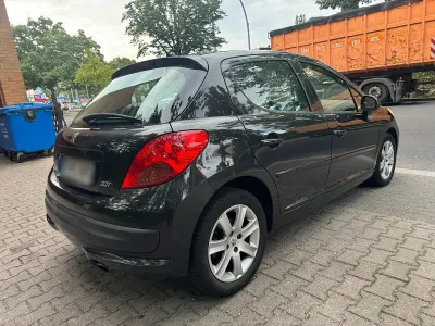 Gebraucht Peugeot 207 Sport 120 PS (88 kW) 2008 Schwarz Limousine