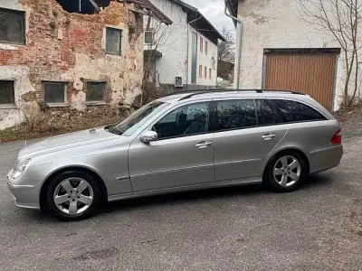 Używany Mercedes E320 Avantgarde 224 KM (164 kW) 2003 Szary Sedan/Limuzyna