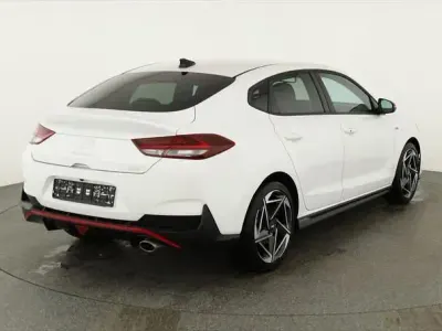 Nouă Hyundai i30 N Line 140 CP (102 kW) 2025 Alb Berlinǎ