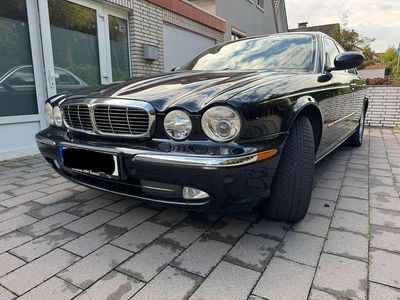 Jaguar XJ8
