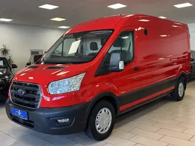 Gebraucht Ford Transit Trend 131 PS (96 kW) 2021 Rot Van