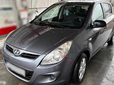 Gebraucht Hyundai i20 80 PS (58 kW) 2012 Grau Kleinwagen