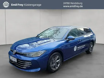 Gebraucht VW Passat Elegance 150 PS (110 kW) 2025 Blau Kombi