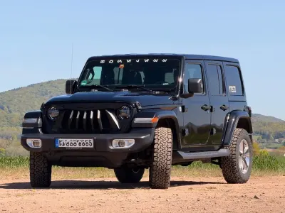 Usata Jeep Wrangler Unlimited Sahara 200 CV (147 kW) 2020 Nero SUV
