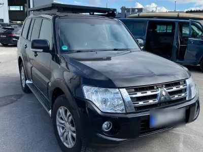 Gebraucht Mitsubishi Pajero Edition 200 PS (147 kW) 2013 Schwarz SUV