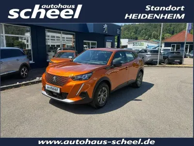 Gebraucht Peugeot e-2008 Active 100 kW (136 PS) 2022 Orange SUV
