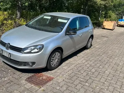 Gebraucht VW Golf VI Style 105 PS (77 kW) 2011 Grau Limousine