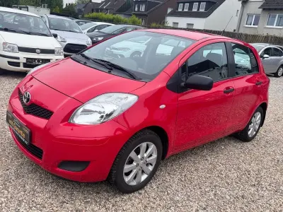 Brugt Toyota Yaris Cool 69 HK (50 kW) 2010 Rød Hatchback