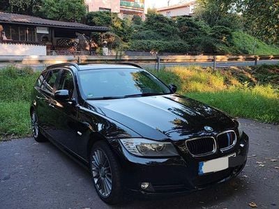 Schwarz Gebraucht 2012 BMW 318 Kombi | 6.500 € (Fairer Preis)