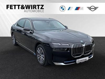 BMW i7