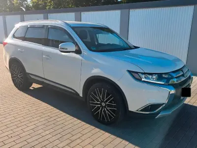 Gebraucht Mitsubishi Outlander 150 PS (110 kW) 2016 Weiß SUV