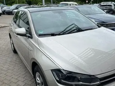Gebraucht VW Polo 95 PS (69 kW) 2018 Silber Kleinwagen