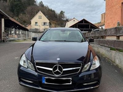 Gebraucht Mercedes E350 Elegance 306 PS (225 kW) 2012 Blau Coupé