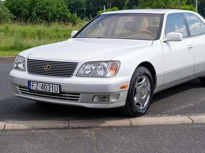 Weiß Gebraucht 2000 Lexus LS400 Limousine | 15.875 €