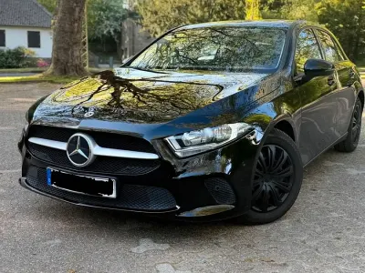 Usata Mercedes A180 116 CV (85 kW) 2023 Nero Berlina