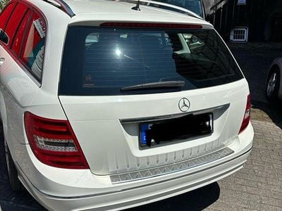Gebraucht Mercedes C180 156 PS (114 kW) 2012 Weiß Limousine