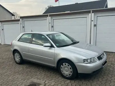 Używany Audi A3 Sport 101 KM (74 kW) 2002 Srebrny Hatchback