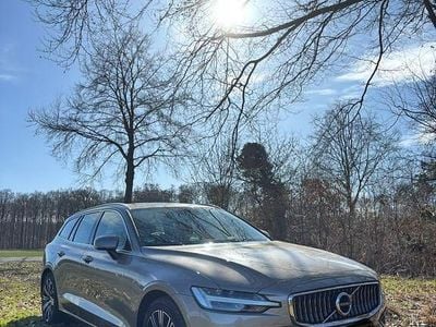 Gebraucht Volvo V60 Inscription 190 PS (139 kW) 2019 Silber Kombi