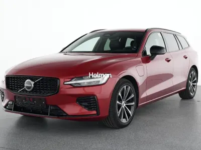 Gebraucht Volvo V60 Plus 349 PS (256 kW) 2022 Rot Kombi
