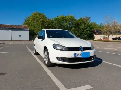 Gebraucht VW Golf VII Match 86 PS (63 kW) 2012 Weiß Limousine