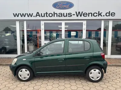 Gebraucht Toyota Yaris 86 PS (63 kW) 2001 Grün Limousine