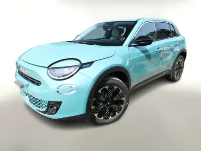 Neu Fiat 600 La Prima 136 PS (100 kW) 2026 Acqua blau metallic SUV