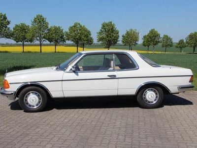 Gebraucht Mercedes 280 156 PS (114 kW) 1978 Weiß Coupé