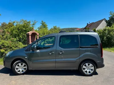 Gebraucht Peugeot Partner Tepee 110 PS (80 kW) 2016 Grau Van / Kleinbus