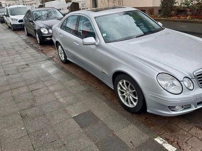 Gebraucht Mercedes E200 Avantgarde 163 PS (119 kW) 2007 Silber Kombi