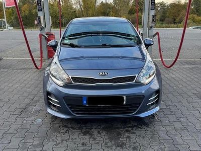 Gebraucht Kia Rio Spirit 109 PS (80 kW) 2016 Blau Limousine