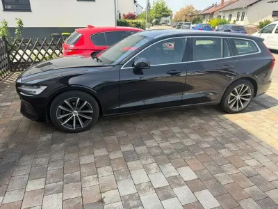 Używany Volvo V60 Momentum 150 KM (110 kW) 2020 Kombi