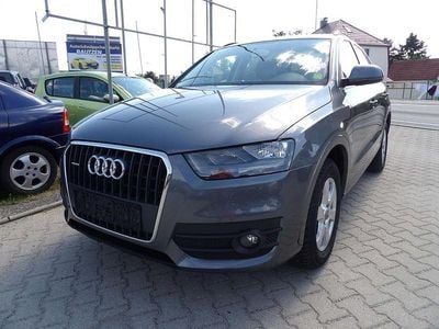 Grau Gebraucht 2012 Audi Q3 SUV | 9.999 € (Guter Preis)