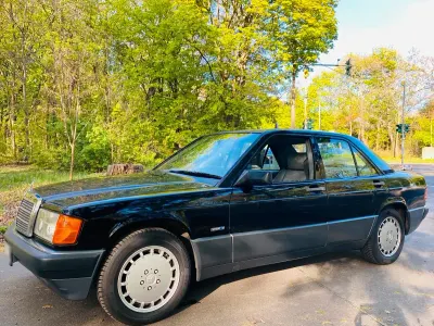 Gebraucht Mercedes 190 118 PS (86 kW) 1989 Schwarz Limousine