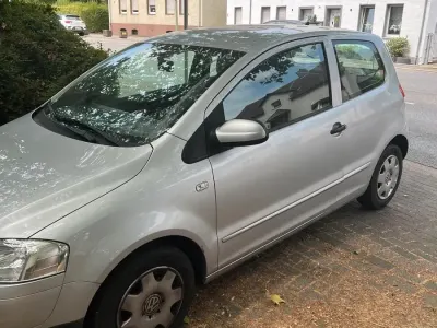 Gebraucht VW Fox 54 PS (39 kW) 2009 Silber Kleinwagen