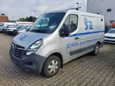 Gebraucht Opel Movano 150 PS (110 kW) 2021 Brillantsilber m2 Van