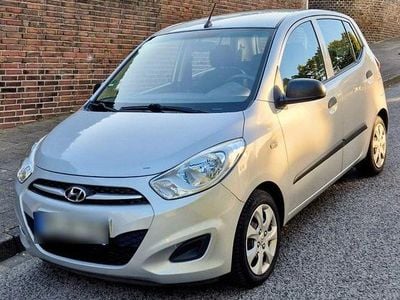 Gebraucht Hyundai i10 Style 69 PS (50 kW) 2011 Silber Kleinwagen