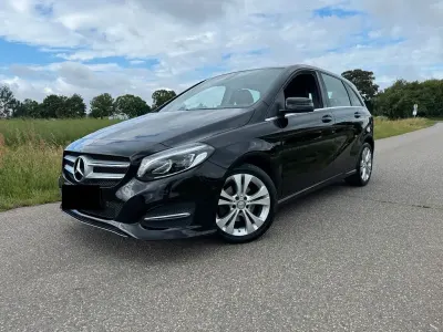 Gebraucht Mercedes B180 Urban 122 PS (89 kW) 2016 Schwarz Van / Kleinbus