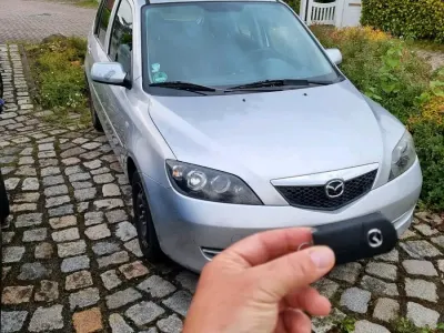 Gebraucht Mazda 2 80 PS (58 kW) 2007 Silber Kleinwagen