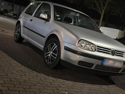 Gebraucht VW Golf IV 75 PS (55 kW) 2003 Silber Kleinwagen