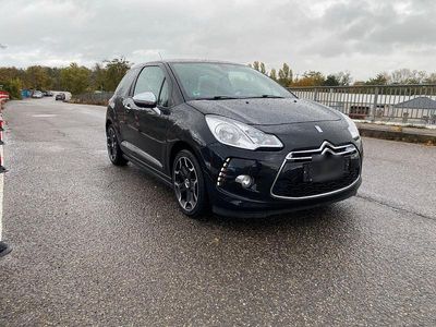 Schwarz Gebraucht 2012 Citroën DS3 Kleinwagen | 5.500 € (Fairer Preis)