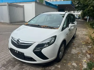 Gebraucht Opel Zafira 140 PS (102 kW) 2013 Weiß Van / Kleinbus