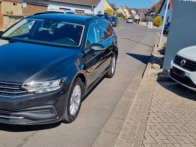 Gebraucht VW Passat Business 150 PS (110 kW) 2019 Mangangrau Kombi