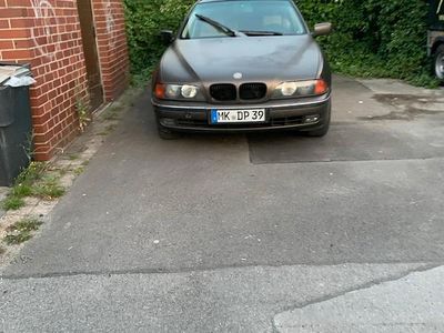 BMW 523