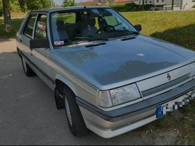 Usado Renault R11 70 CV (51 kW) 1988 Gris Utilitario