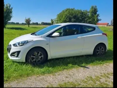 Gebraucht Hyundai i30 110 PS (80 kW) 2016 Weiß Coupé