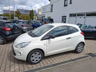 Gebraucht Ford Ka Ambiente 69 PS (50 kW) 2013 Weiß Kleinwagen
