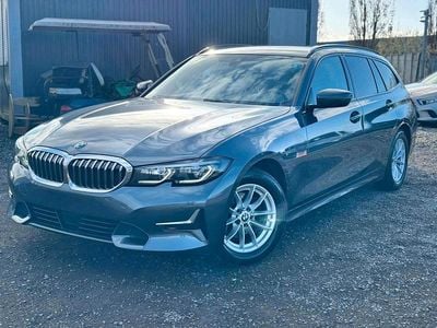 Gebraucht BMW 320 190 PS (139 kW) 2022 Grau Kombi
