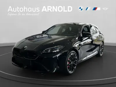 Neu BMW M135 M Sport 300 PS (220 kW) 2026 Black sapphire Kleinwagen