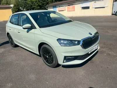Neu Skoda Fabia Selection 95 PS (69 kW) 2025 Silber Limousine