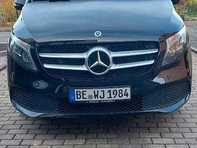 Mercedes V220